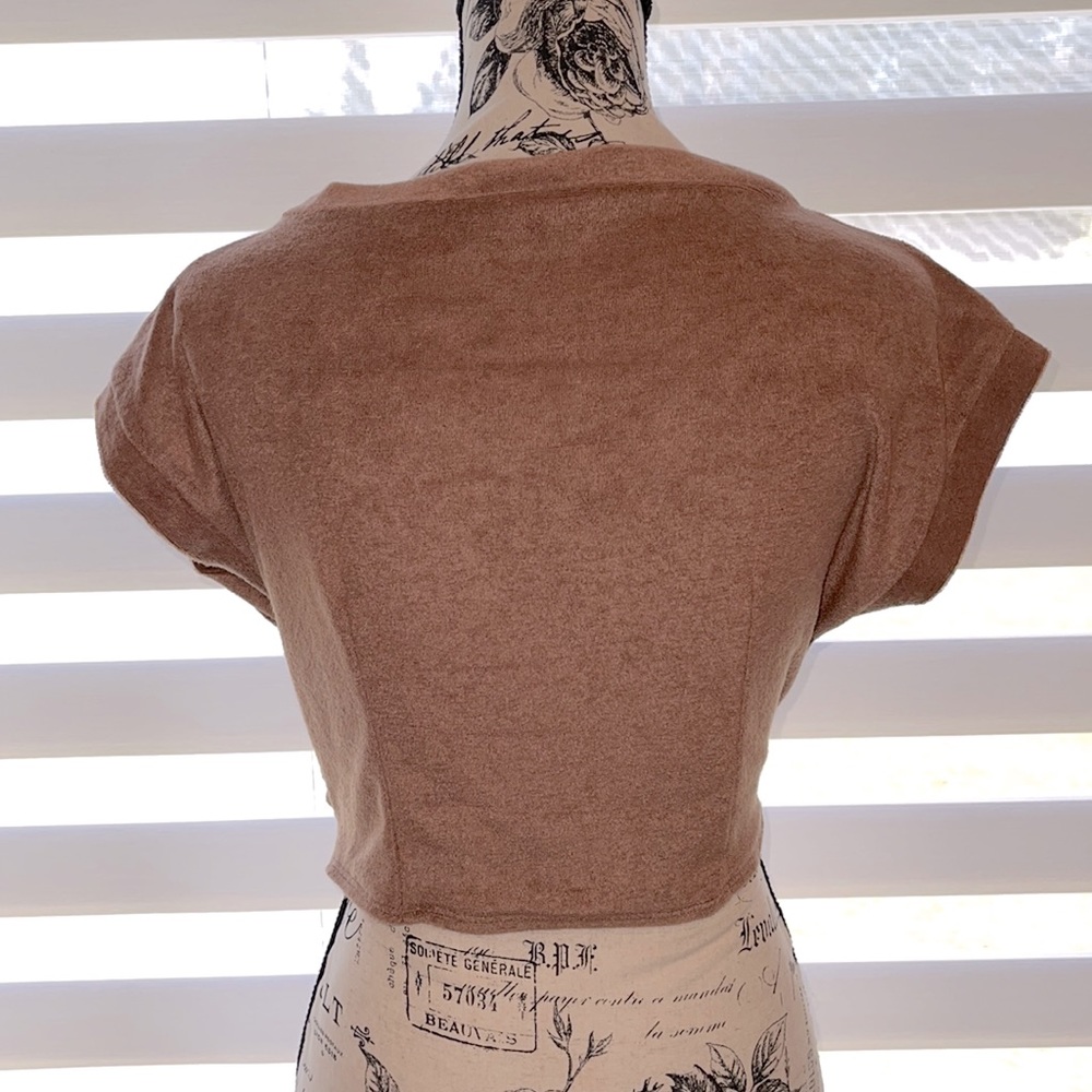 PrettyLittleThing Crop Top - Picture 4 of 5